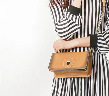2017 Women Messenger Bags Fashion Chains Shield Design Hasp PU Leather Lady Handbag Flap Shoulder Crossbody Bag Cell Phone Pocke