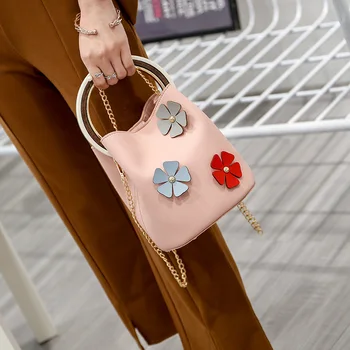 Black Bucket Bag With Flowers 2017 New Korean Fashion Decorated Rivet Round Wooden Ring Handle Handbags Small Composite Bags sac