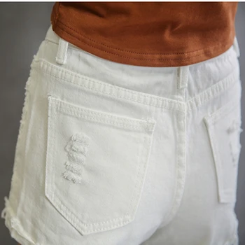 2017 New Women Embroidered White Denim Shorts Female Summer Hole Hollow Shorts Jeans Women's Casual High Waist Tassel Shorts