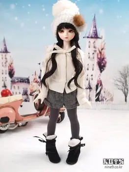 1/4th scale 42cm BJD doll nude with face Make up, SD doll Winter girl.not included Apparel and wig