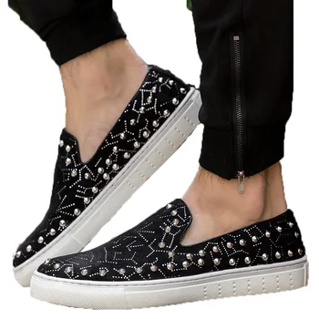 Top Fashion Design Mens Shiny Rhinestones Slip On Loafers Suede Leather Punk Rivet Driving Shoes Black Casual Shoes