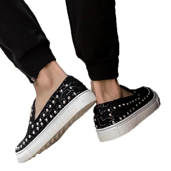 Top Fashion Design Mens Shiny Rhinestones Slip On Loafers Suede Leather Punk Rivet Driving Shoes Black Casual Shoes