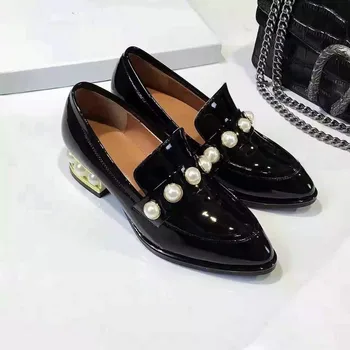 2017 New Spring Autumn Shoes Woman Pearls Decoration Low Chunky Heels Slip On Loafers Patent Leather Mujer Pumps Designer Luxury