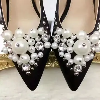 2017 New Spring Shoes Woman Silk Pointed Toe Handmade Crystal Pearls Strange Med Heels Women Pumps Luxury Design Party Office