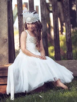 Lovely Crystal A-line Pageant Dress Spaghetti Straps O-Neck Mid-Calf White Flower Girl Dress For First Communion Wedding 0-12 Y