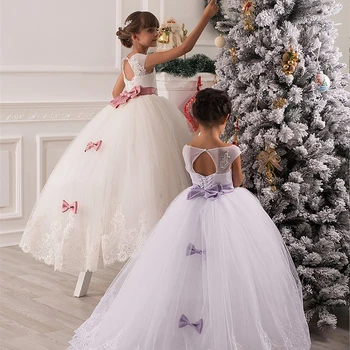 Gorgeous Vestidos de Communion Sleeveless Ruffles Bow Open Back Lace Appliques Christmas Little Girl Tulle Ball Gowns 2017
