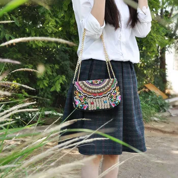 HOT Ethnic Style Embroidery Bag Women Designer Ladylike Classy Chain Bag Ladies Fashion Leisure Semicircular Small Crossbody Bag