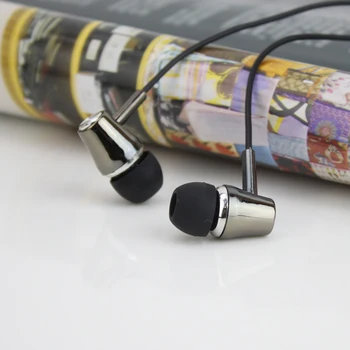 Wholesale universal Stereo Earphone Headphones In Ear Headset handsfree Headphones 3.5mm Earbuds for All Phone mp3