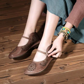 2017 Retro Style Genuine Leather Shoes Women Flats Round Toes Strap Carved Flower Fretwork Breathable Women Shoes