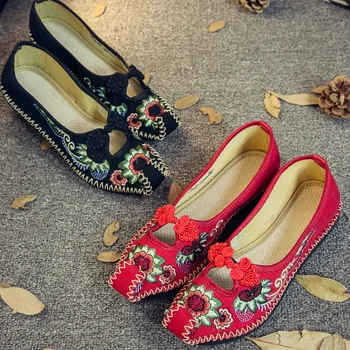 Charming Vintage Flower Old Peking Women's Shoes Chinese Flat Heel With Flower Embroidery Comfortable Soft Canvas Shoes Size 41