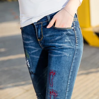 2017 Spring Women Long Pants Ripped Jeans Vintage Footprint&Letters Embroidery Trousers Women Washed Denim Pants