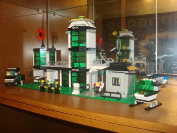 Model building kits compatible with lego city Hotel De Police 3D blocks Educational model & building toys hobbies for children