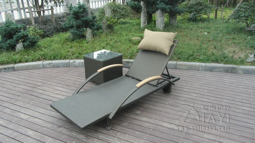 2 pcs Modern Rattan Sun Lounger , Folding Lounger With Side Tea Table transport by sea