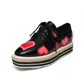 2017 Patent Leather Oxford Shoes Women Platform Shoes Fashion Flowers Lace-Up Round toe Creeper Shoes Womens Flat shoes luxury