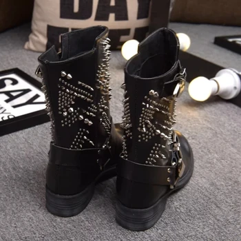 2017 Brand Famous designer Rivet Motorcycle Boots Square Heel Studded Buckle Booties brand Shoes Genuine Leather Boots D696