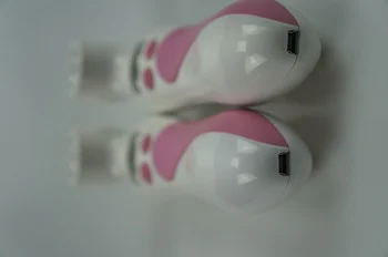 How to give yourself breast exam? Portable breast light detection device for women self examination