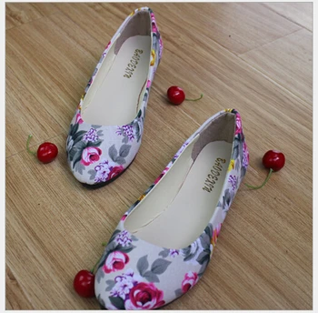 New products for women's shoes flat sheet canvas shoes camouflage roses multicolor big yards 42