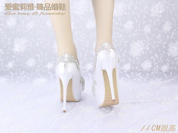 The New 2017 White Satin High with The Bride Shoes Waterproof Slipper Wedding Shoes Picture Taken Single Shoes for Women's Shoes