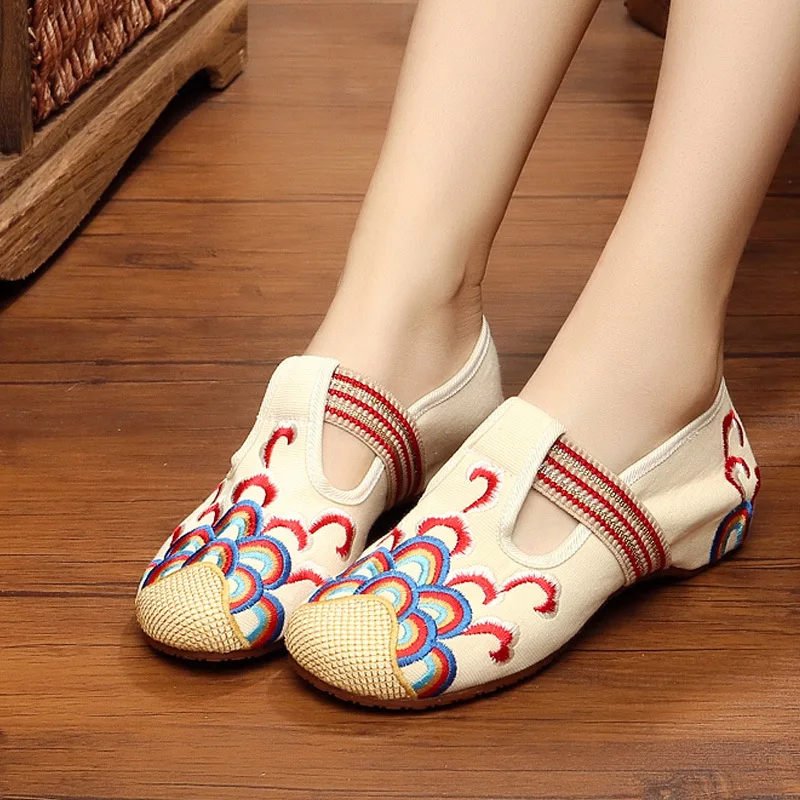 Chinese BeiJing Women Embroidery Shoes Old Peking Mary Jane Soft Sole Casual Flats Plus Size 41 Beige Black Blue Dance Shoes