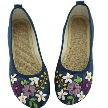 TINGHON Spring Retro Style Shoes Women Old Peking Flats Chinese Flower Embroidery Canvas Linen Shoes sapato feminino Big Size 42
