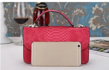 2016 Women Handbags Red Serpentine Chains Cover Shoulder Bags Messenger Bag Lady Crossbody Flap Totes Handbag Cell Phone Pocket