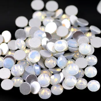 100pcs Cute Crystal Opal White Round Flatback Crystal Nail Rhinestone Different Sizes SS3-16 RS-07