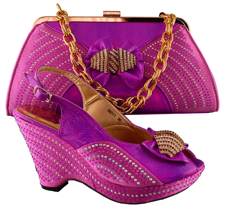 Fashion Shoes and Matching bag,Italian design shoes and bag set with African lady dressB8011Size 38-42 in Fuchsia color.