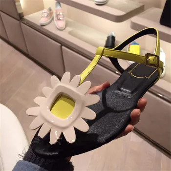 2017 New Flat Front & Rear Strap Flower Mixed Colors Sweet Floral Daisy Embellished Sandals Gladiator Summer Beach Shoes Women