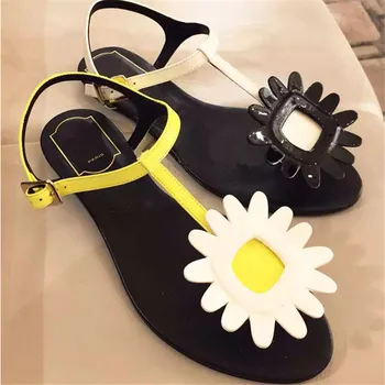 2017 New Flat Front & Rear Strap Flower Mixed Colors Sweet Floral Daisy Embellished Sandals Gladiator Summer Beach Shoes Women