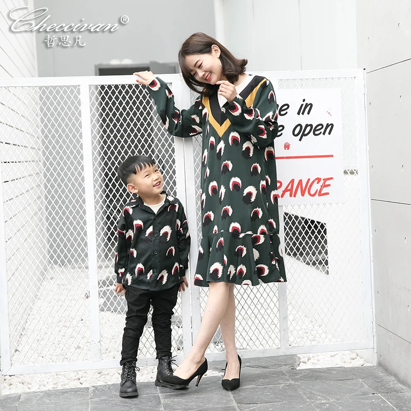 Checcivan Family Matching Clothes 2017 Spring and Summer Mother Print Color Block V-neck One-piece Dress Boy's Cotton Shirt Soft